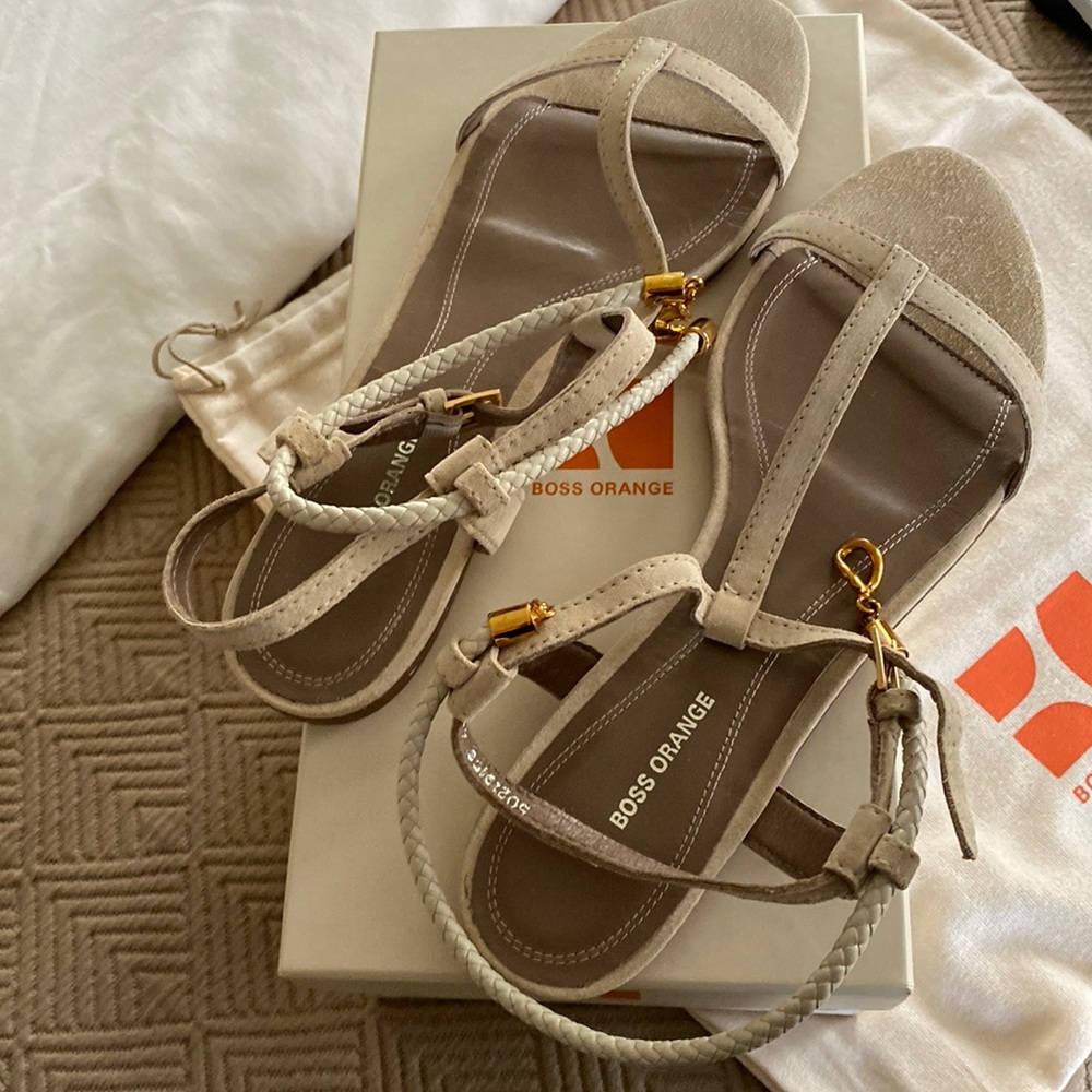 BOSS ORANGE light beige sandals